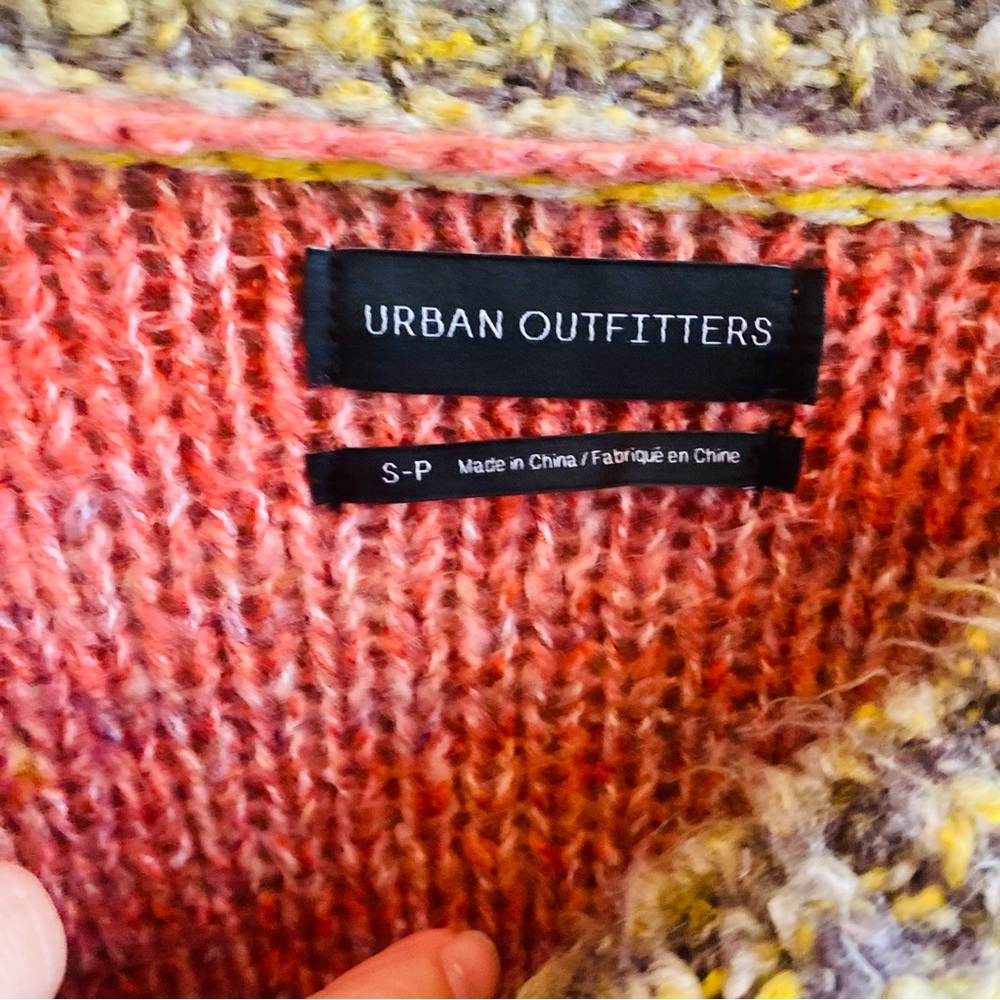 Urban Outfitters Lennon Cropped Sweater - Picture 7 of 8
